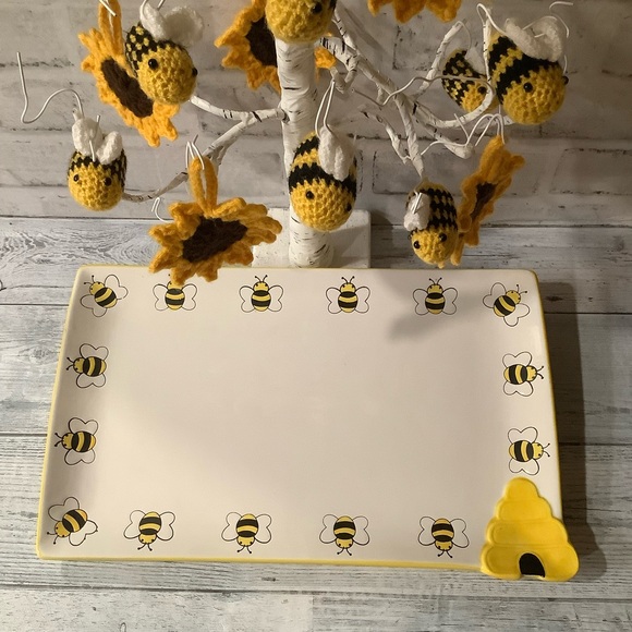 TAG Ceramic Bee Serving Tray - Picture 1 of 5